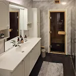 아파트 Awesome In With Sauna 트리실
